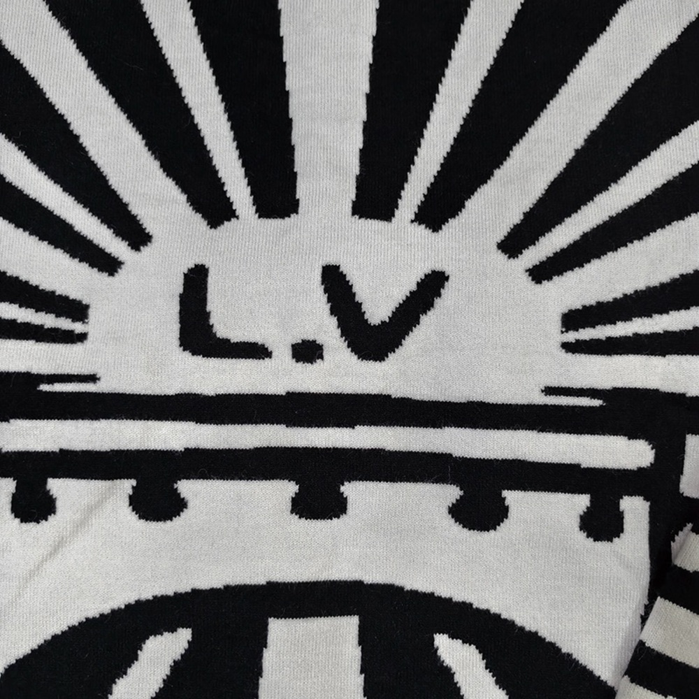 Louis Vuitton Black and White Sweater - Picture 8 of 8